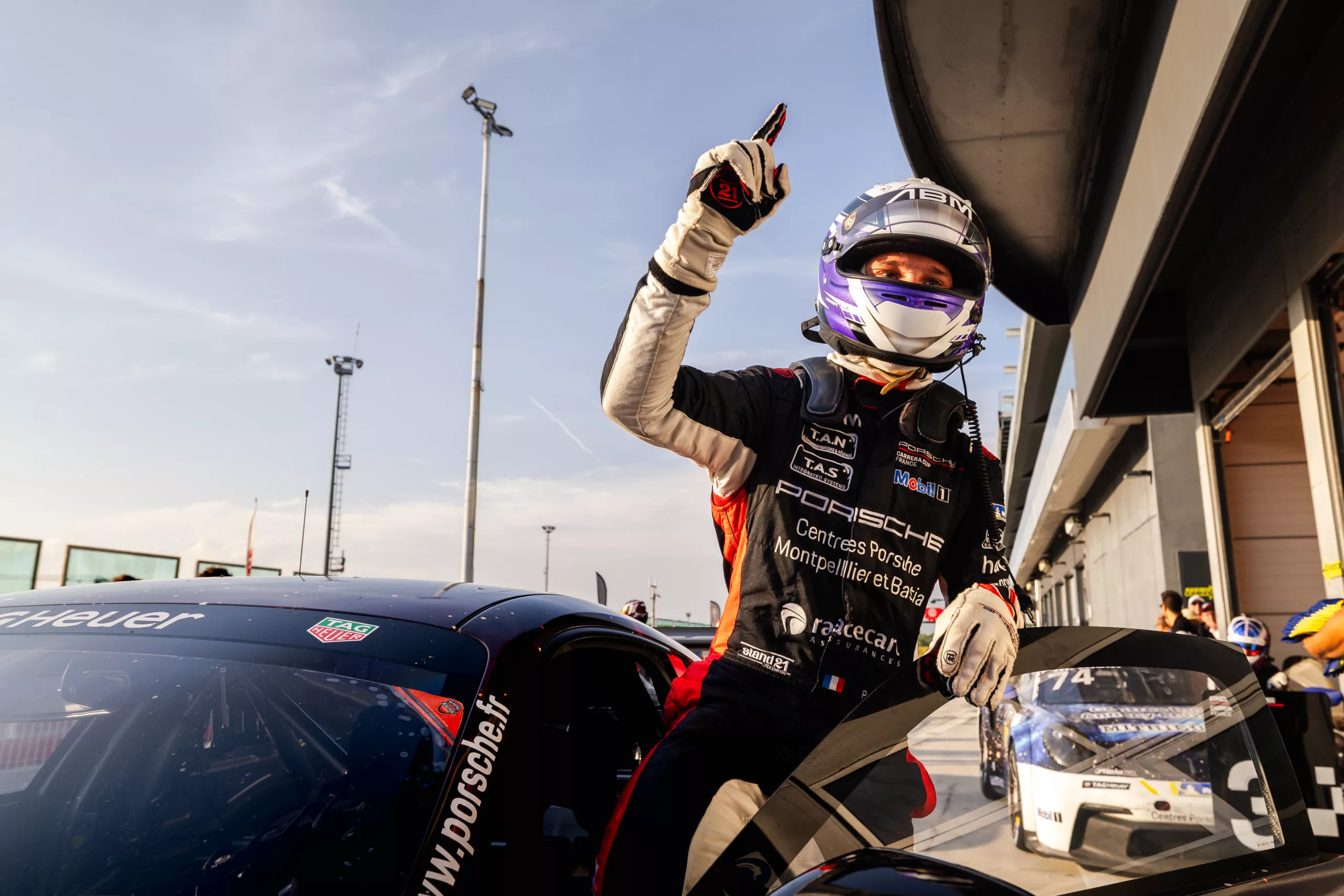 Accompagnement pliote automobile sur circuit